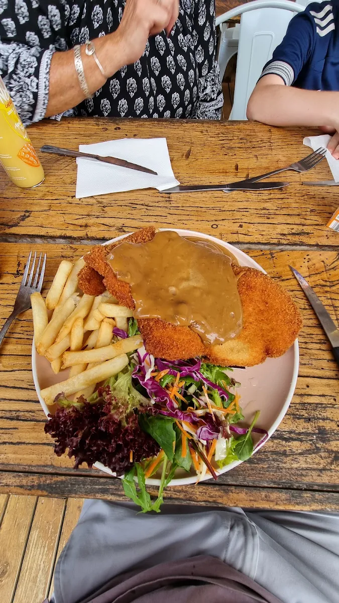 Highlights, Beechwood General Store & Cafe