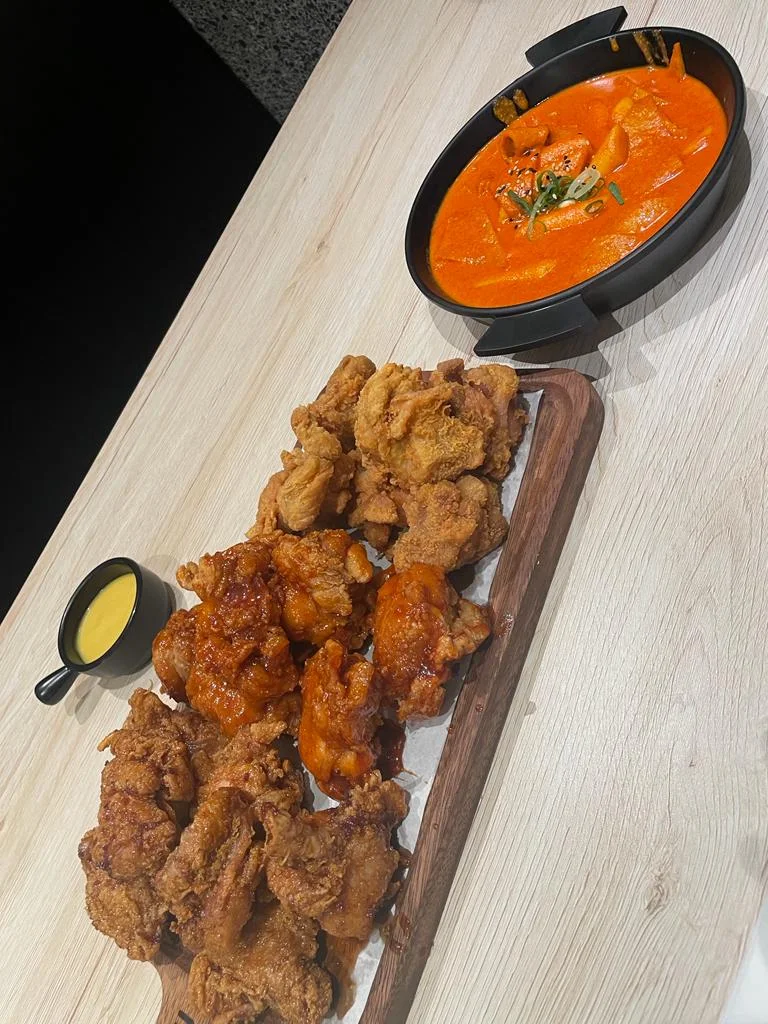Highlights, Momo Chicken