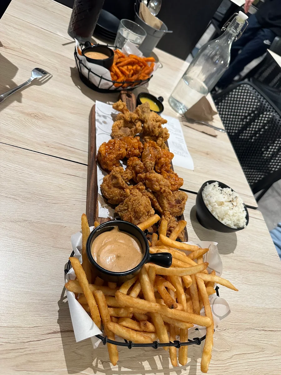 Highlights, Momo Chicken