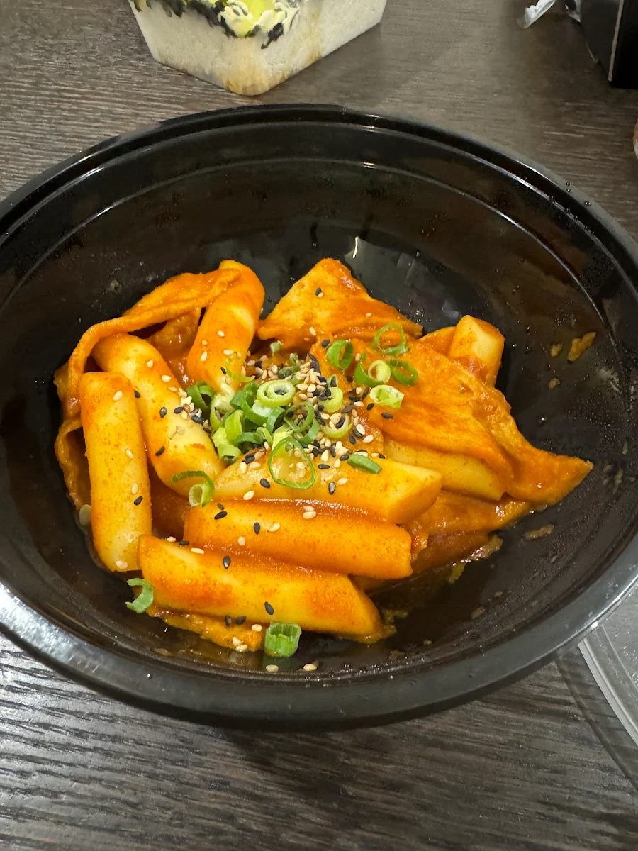 Toppoki, Momo Chicken