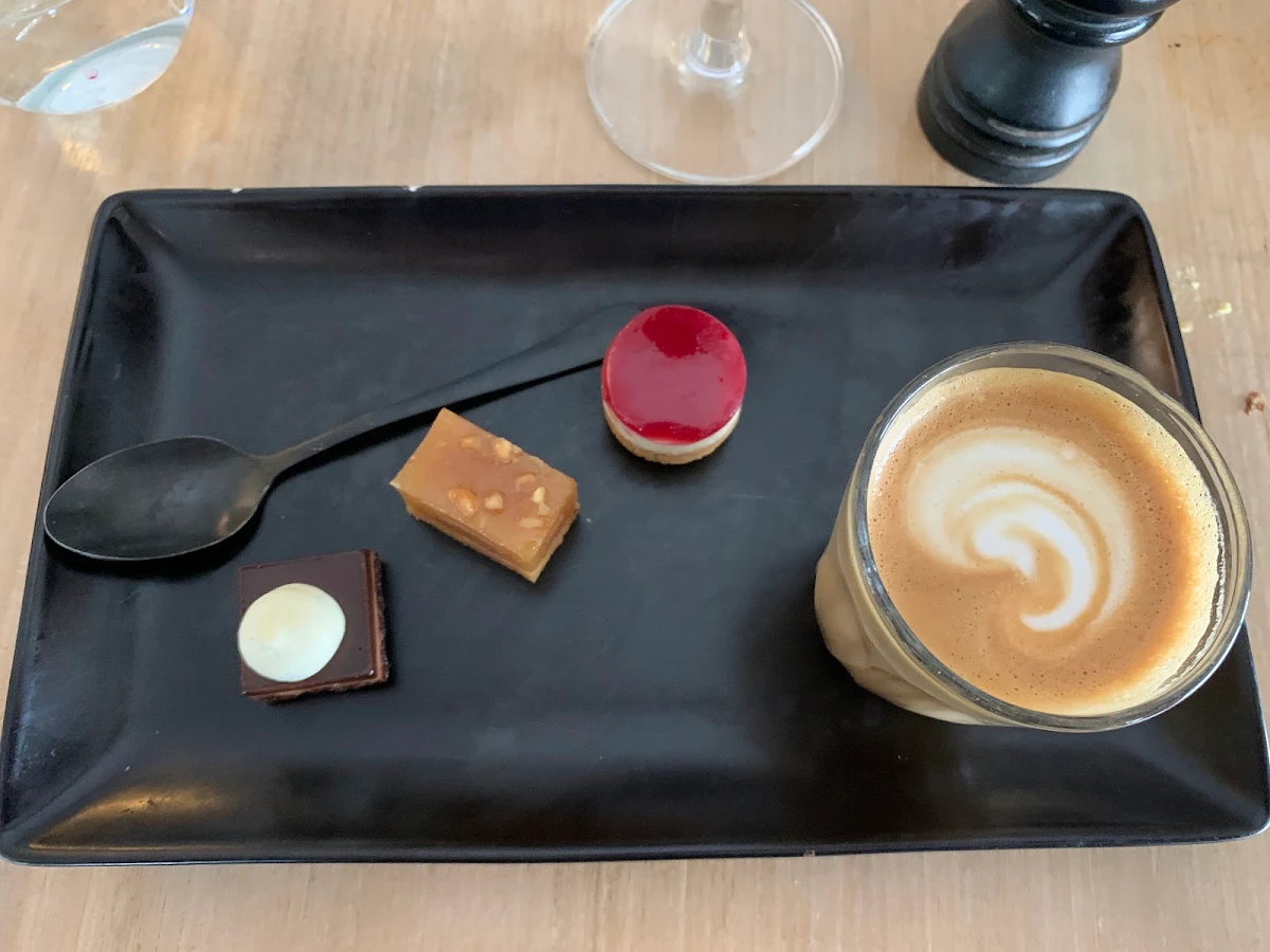 Cafe Gourmand