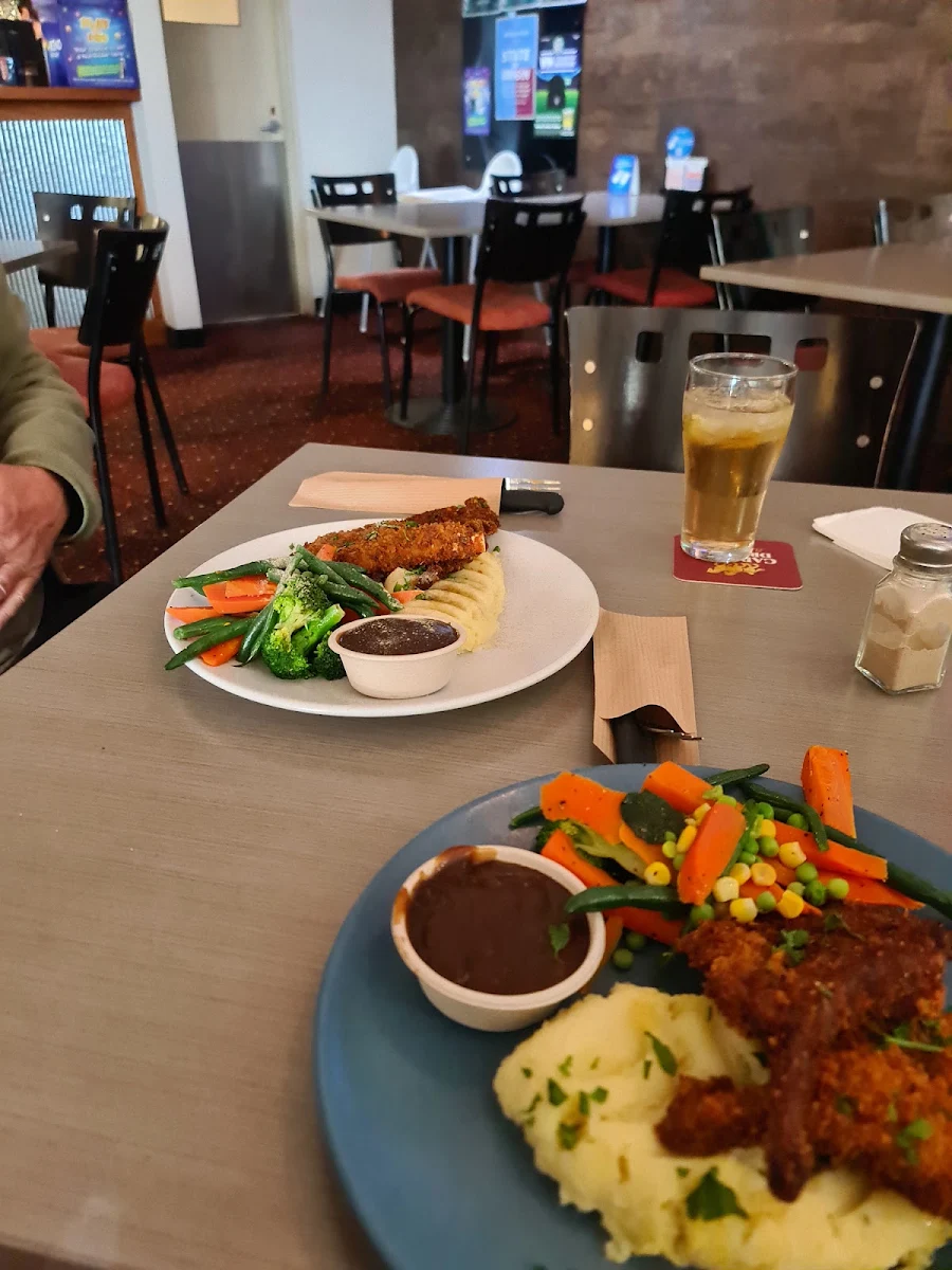 Lamb Cuttlets, Riverstone Hotel