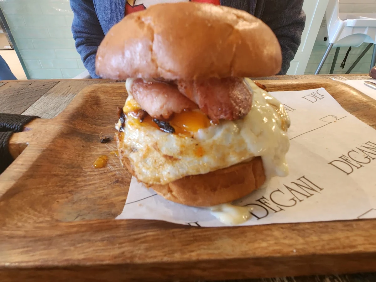 Wolf Burger, Degani Hope Island