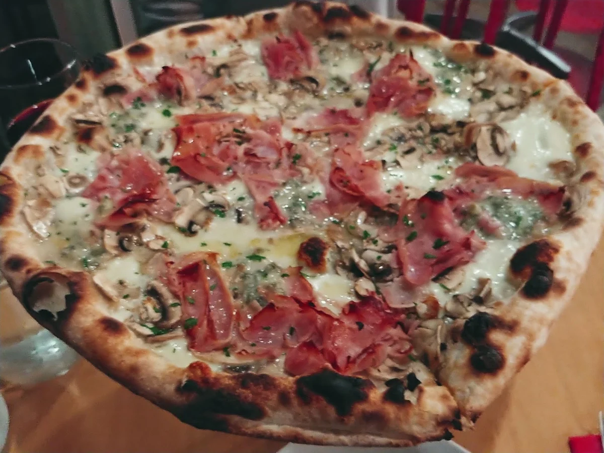 Gorgonzola Pizza Bianca