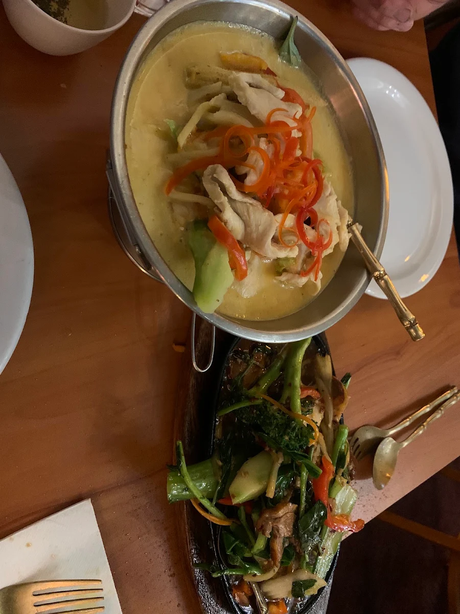 Red Chicken Curry
