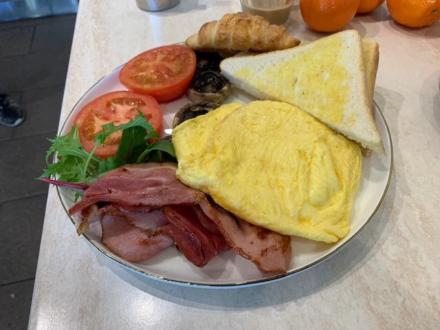 Highlights, Marian St. Cafe