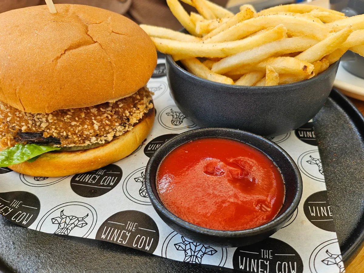 Cheeseburger, The Winey Cow
