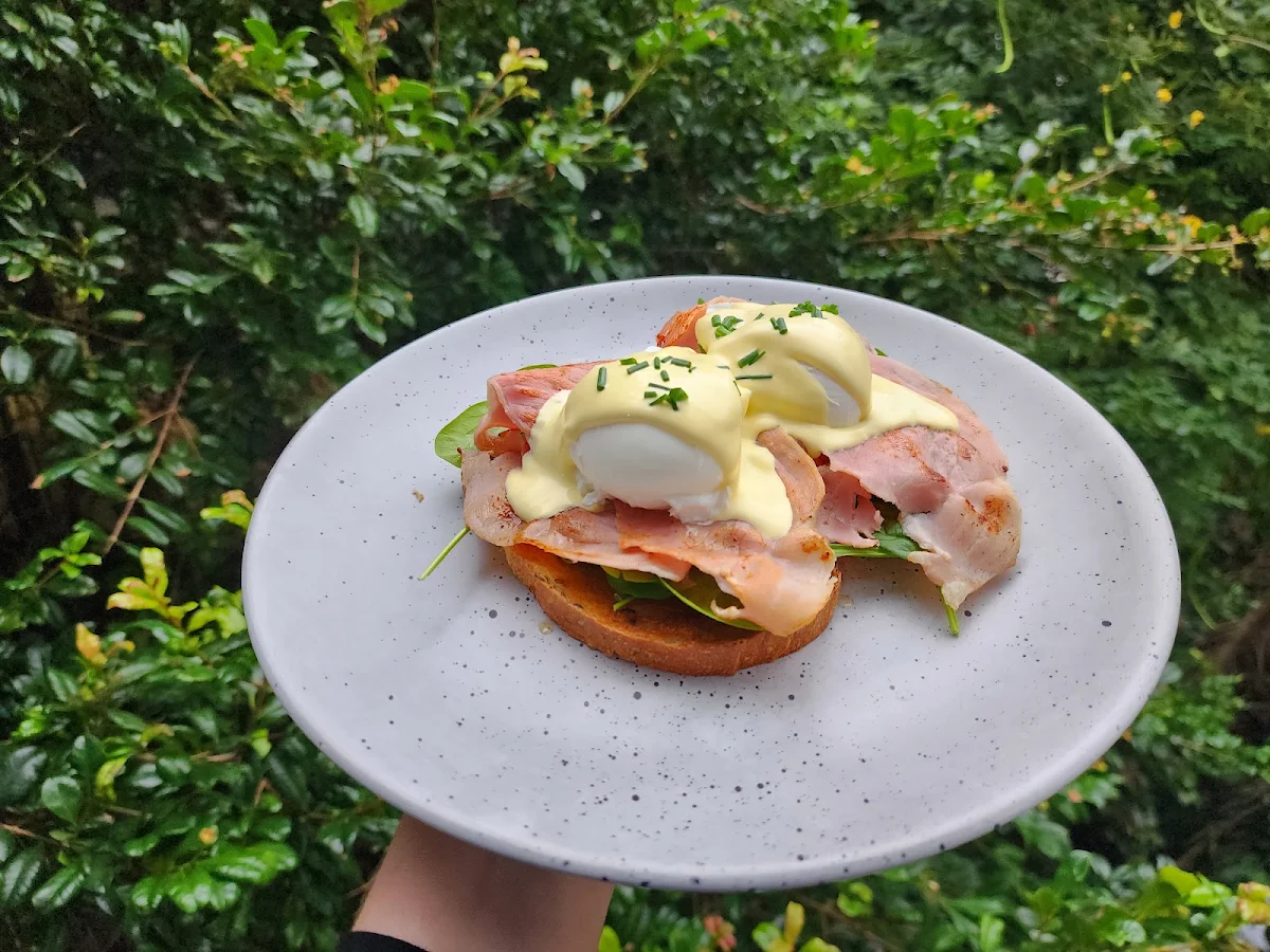Eggs Benedict, Austi Beach Cafe