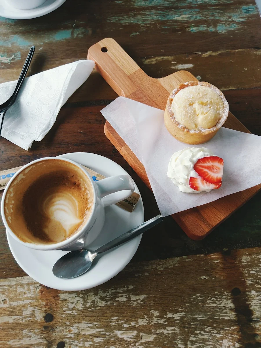 Highlights, June's Cafe