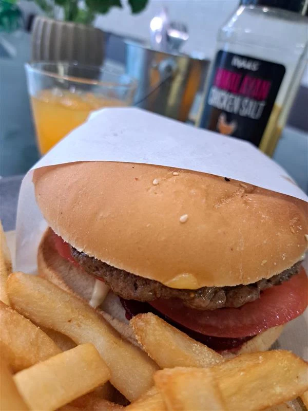 Chicken Snitzel Burger, Chandos cafe