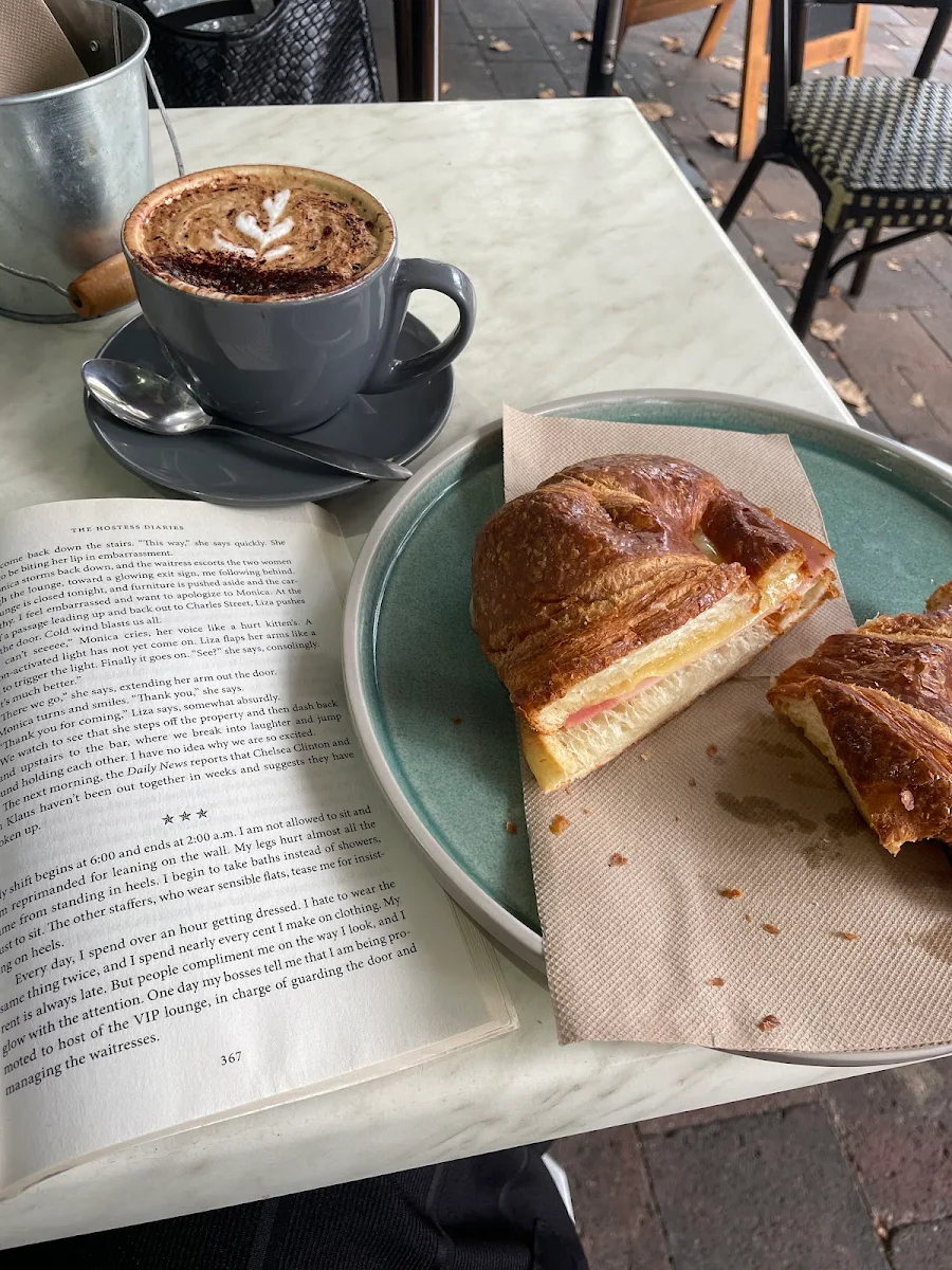 Highlights, Chandos cafe