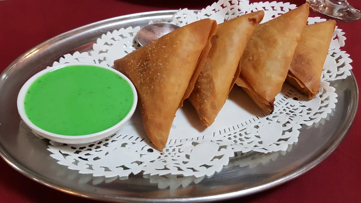 Vegetable Samosa, India Gate on the Bay
