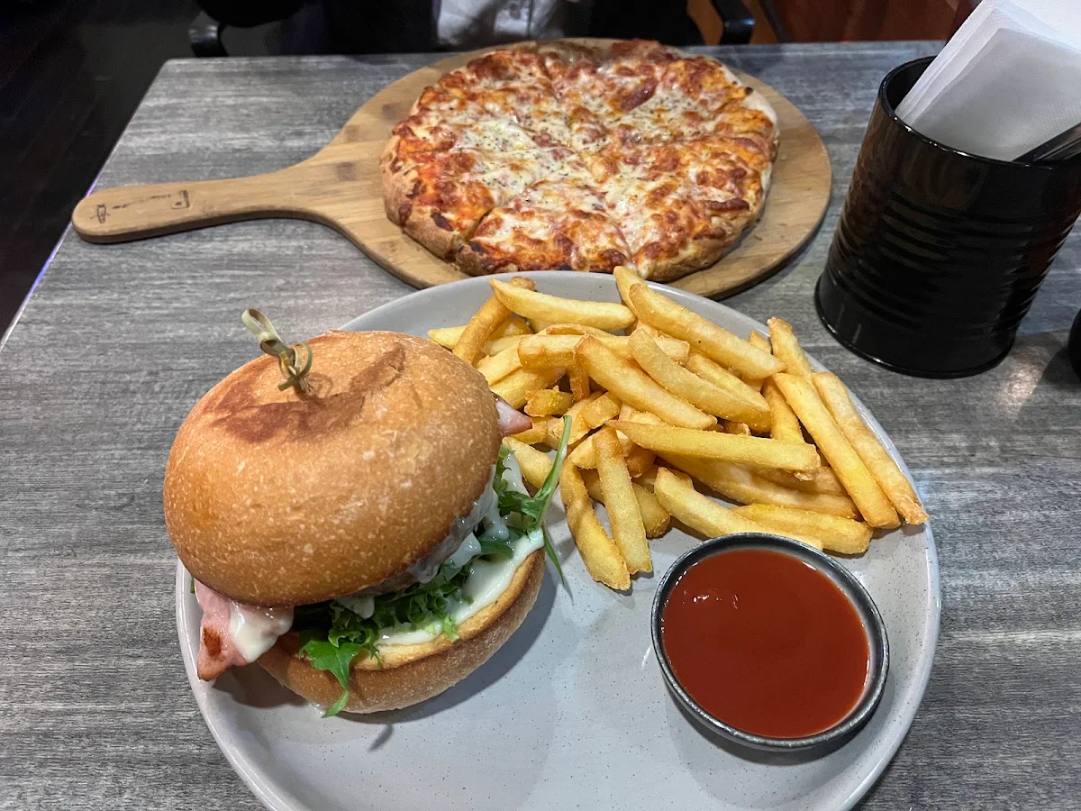 Burger & Margherita Pizza