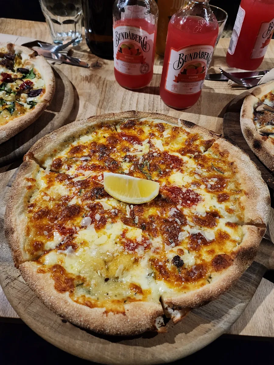 Roasted Garlic Pizza
