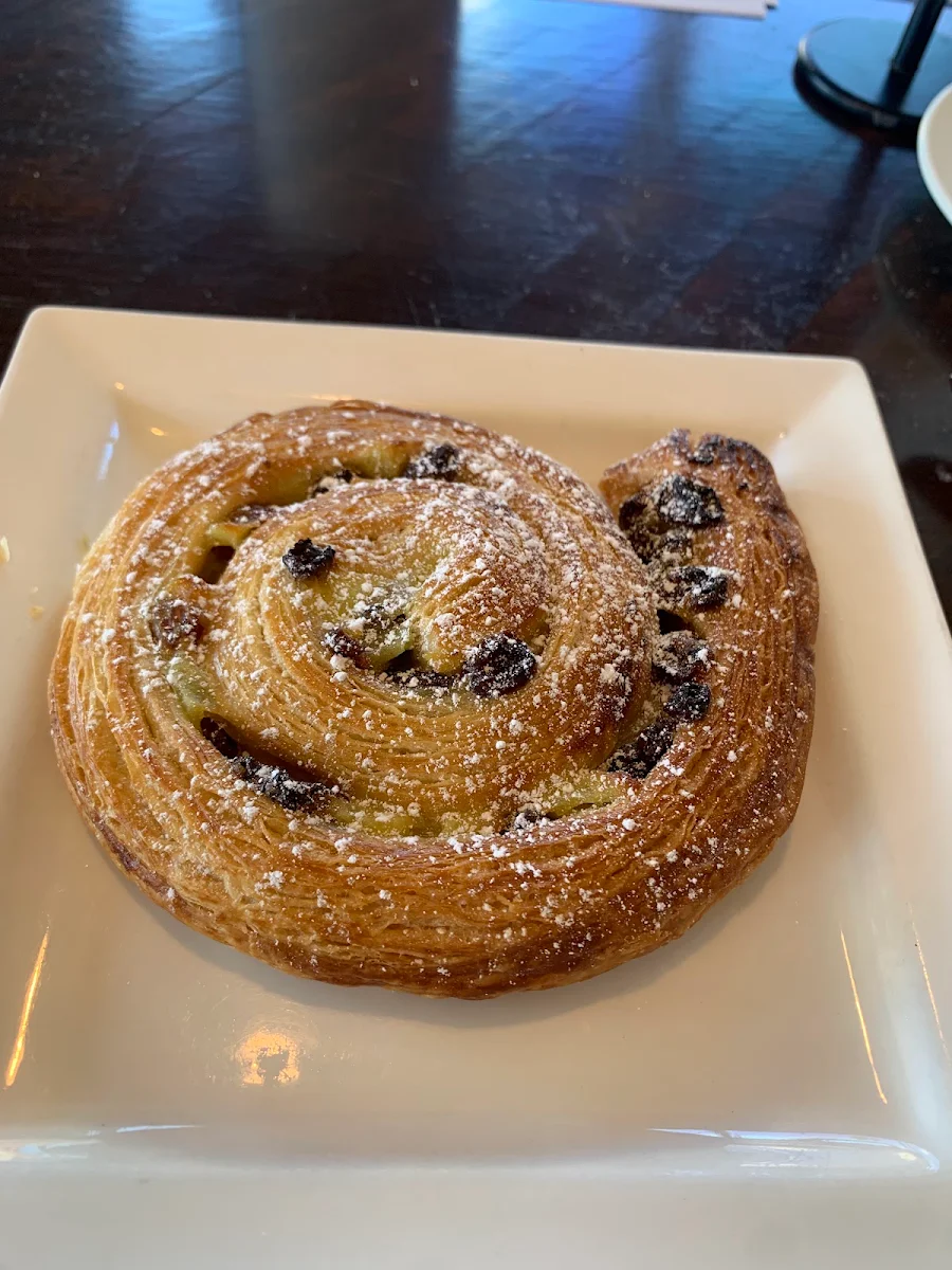 Cinnamon Scroll, Café Café