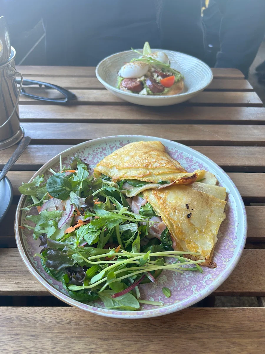 Highlights, Angie's Bistrot