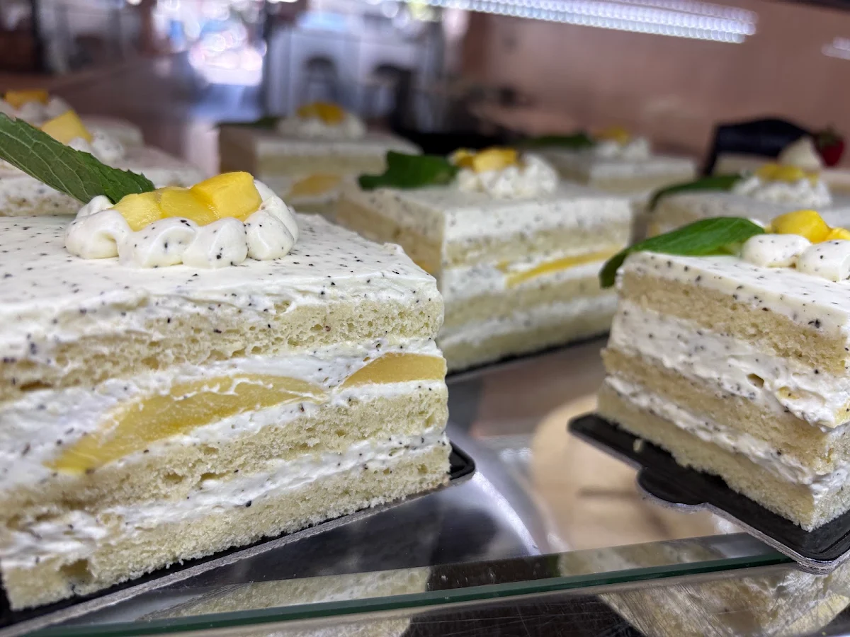 Earl Gray Mango Cake