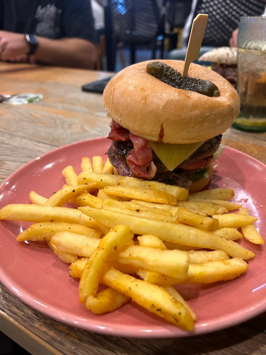Bacon Double Cheeseburger, Irish Murphy's