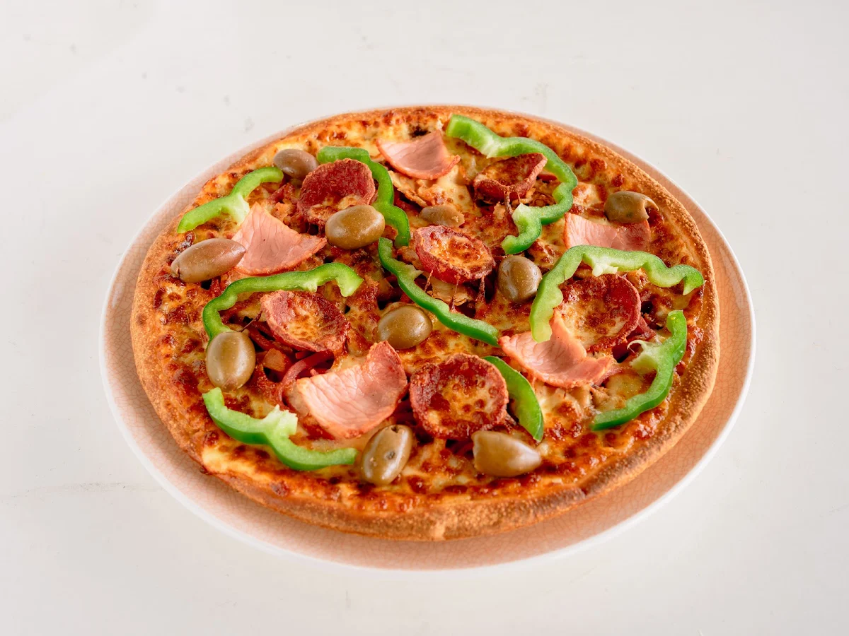 Highlights, Romenia Restaurant and Pizza Bar
