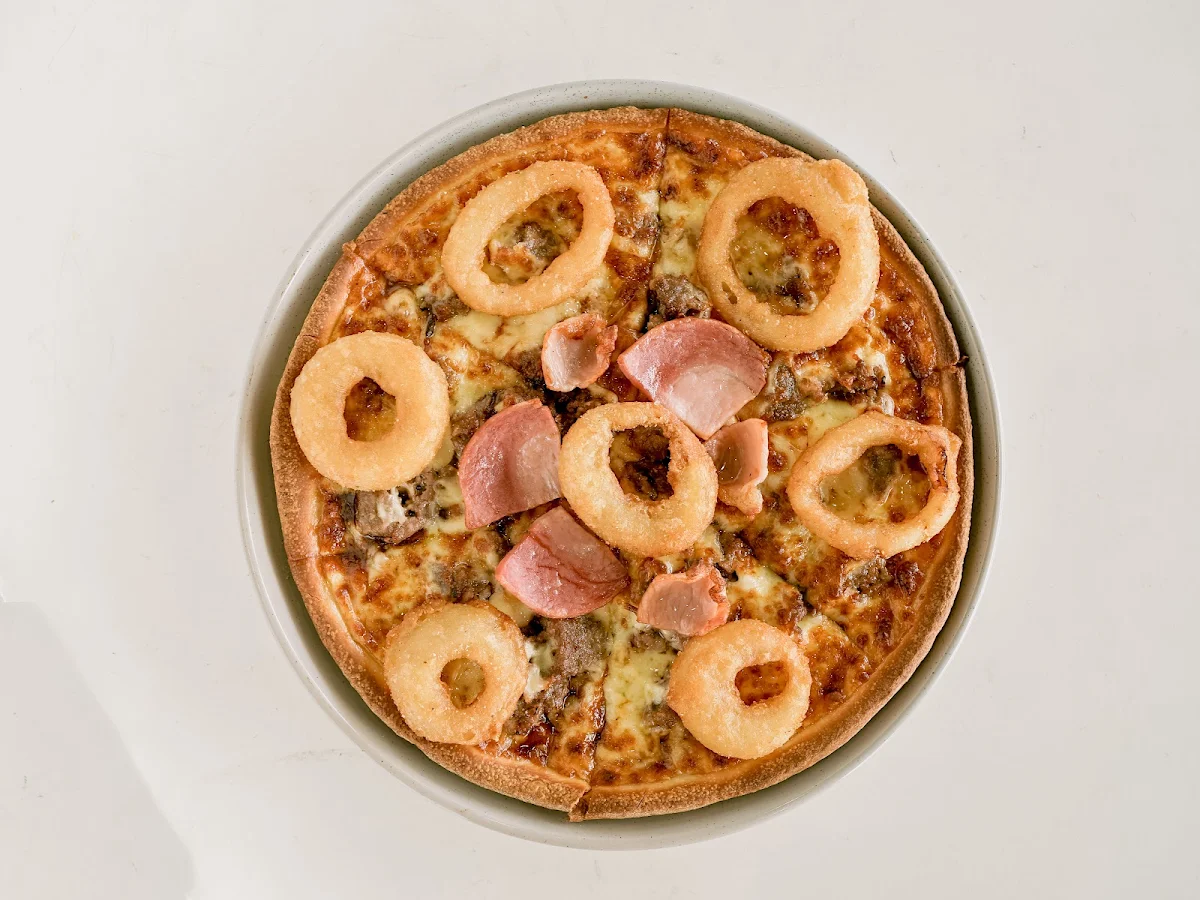 Highlights, Romenia Restaurant and Pizza Bar