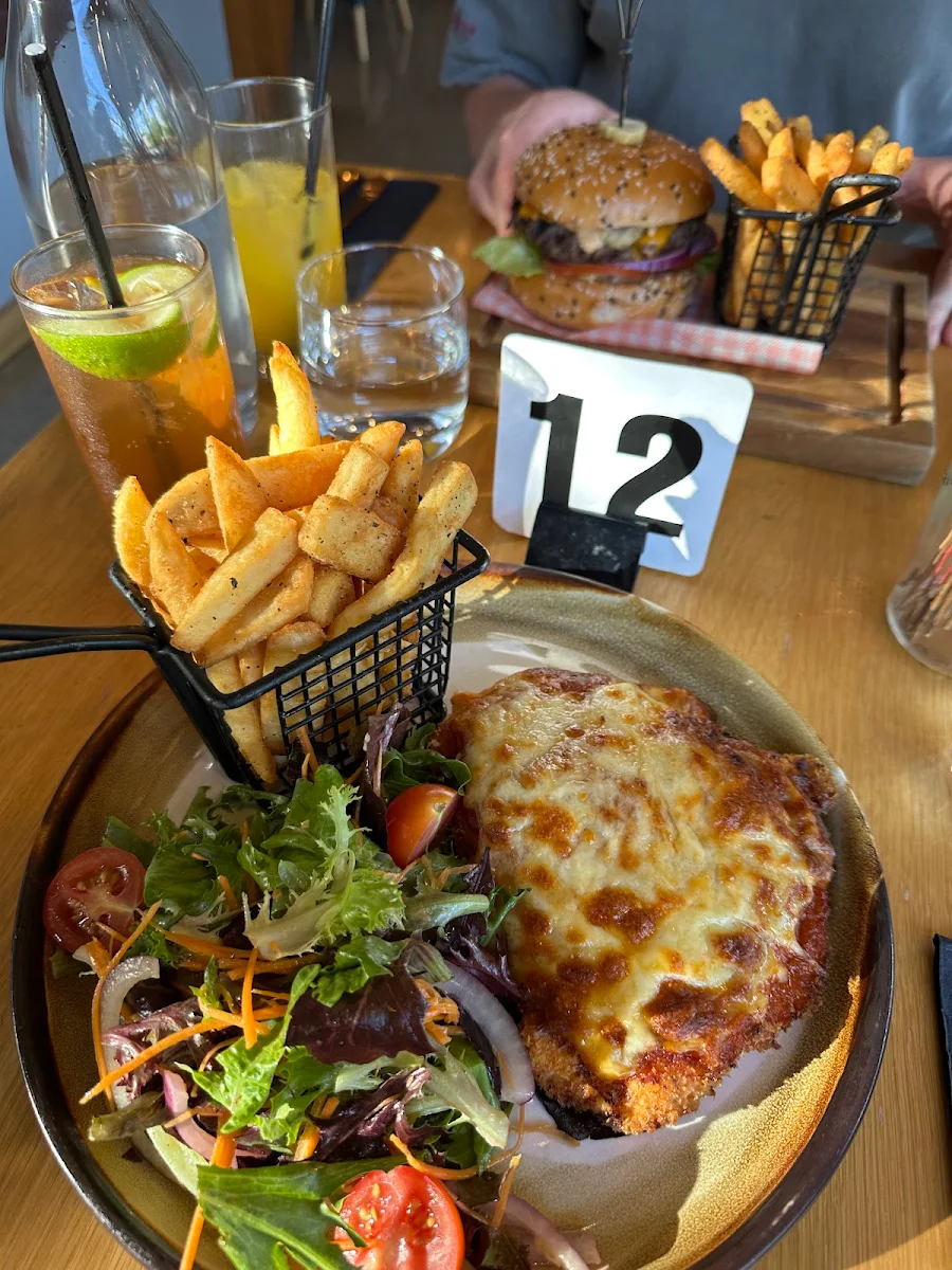 Parma & Chips, Copper and Fox