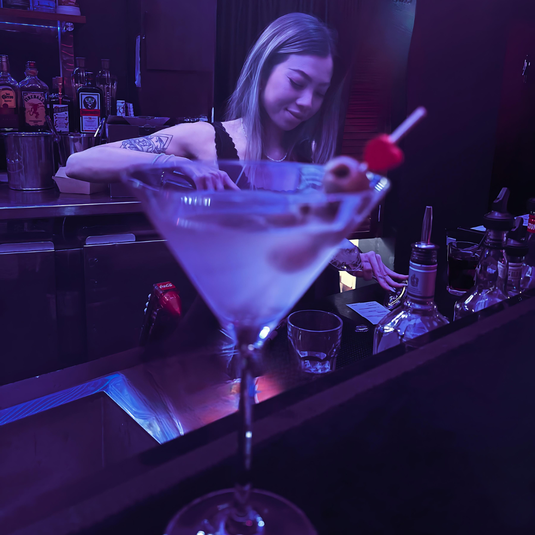 Highlights, Twin Peeks Lingerie Restaurant