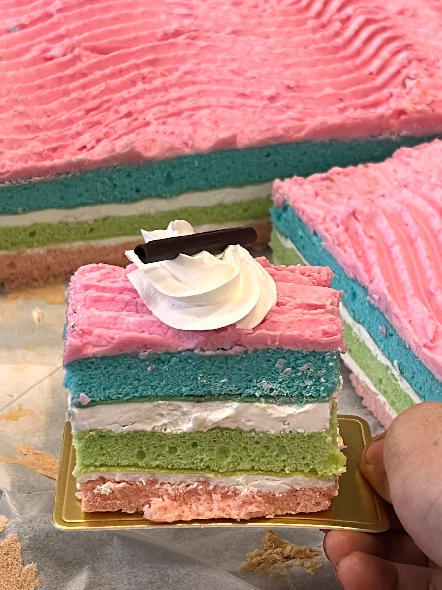 Highlights, Le's Bakery & Patisserie