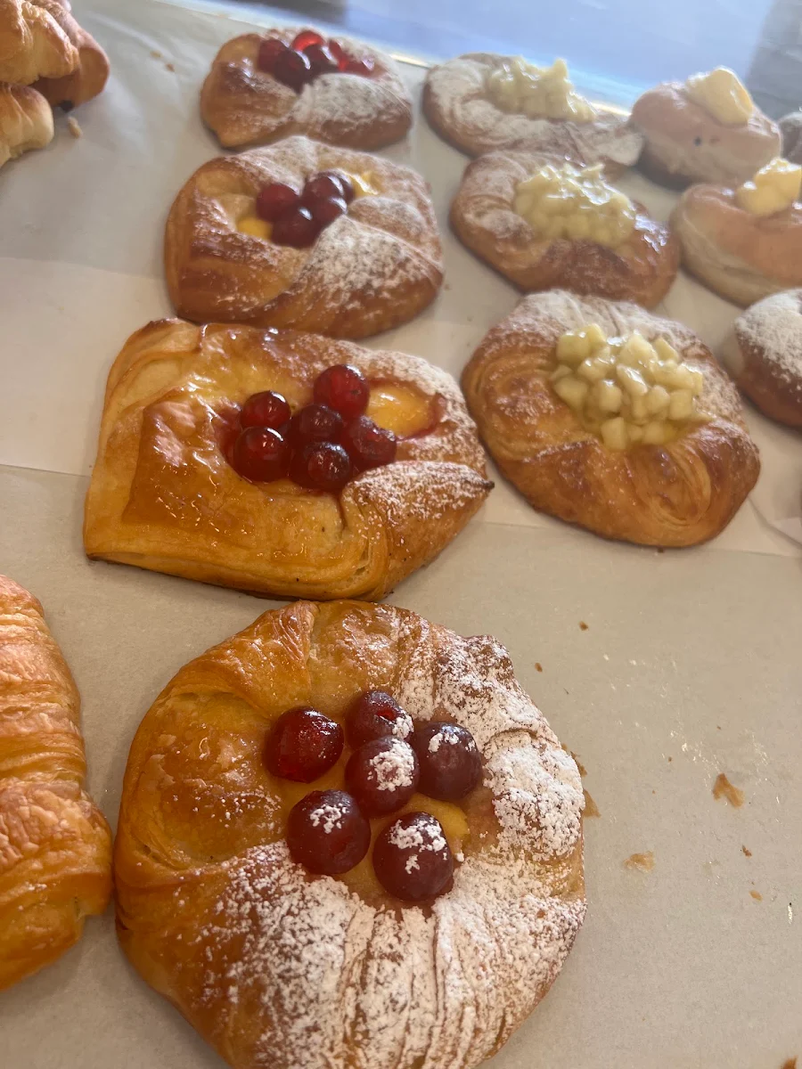 Highlights, Le's Bakery & Patisserie