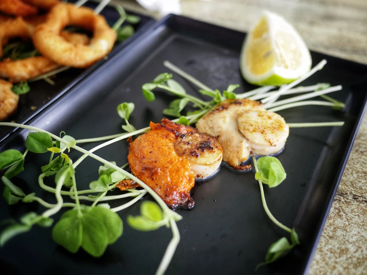 Extra Scallops, Sylvan Beach Seafood Cafe