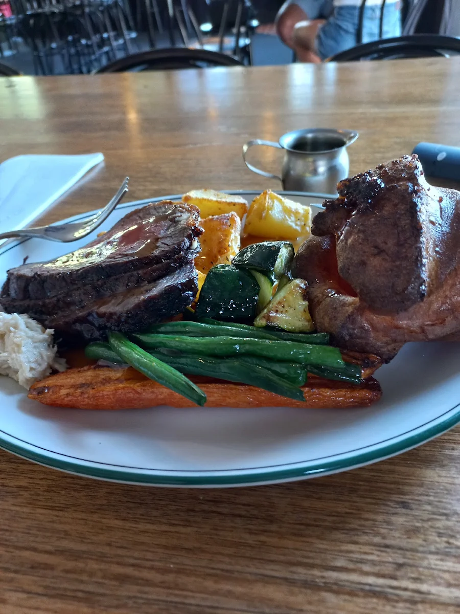 Weekend Roast, North Port Hotel