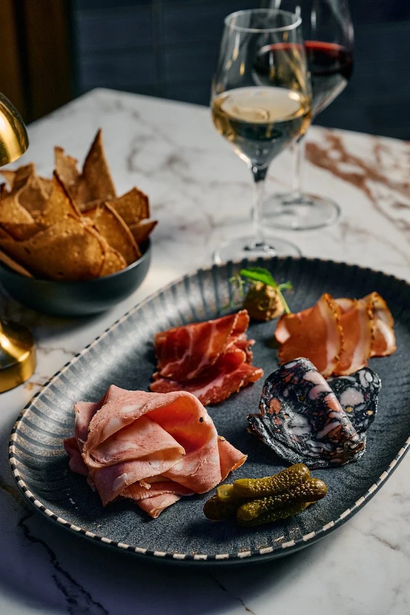 Highlights, Fern Bar & Dining