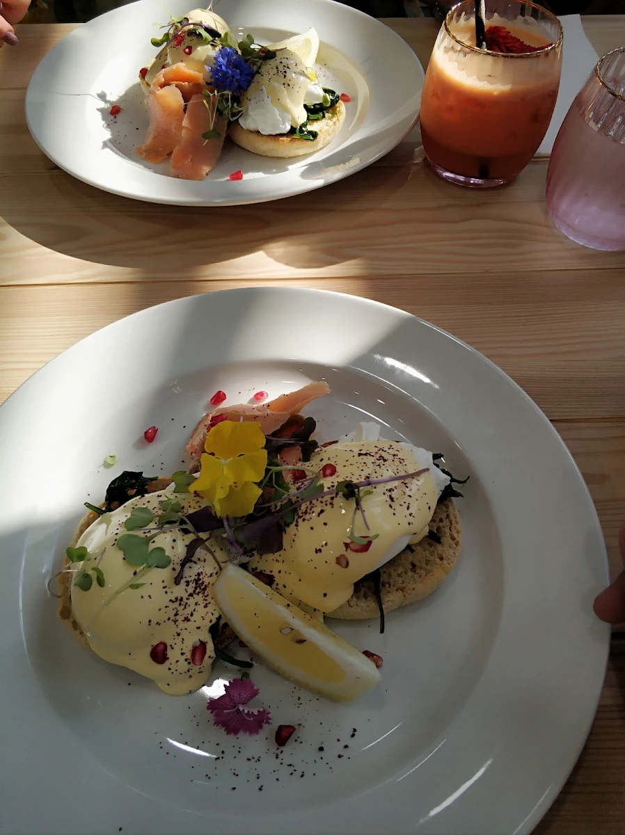 Eggs Benedict