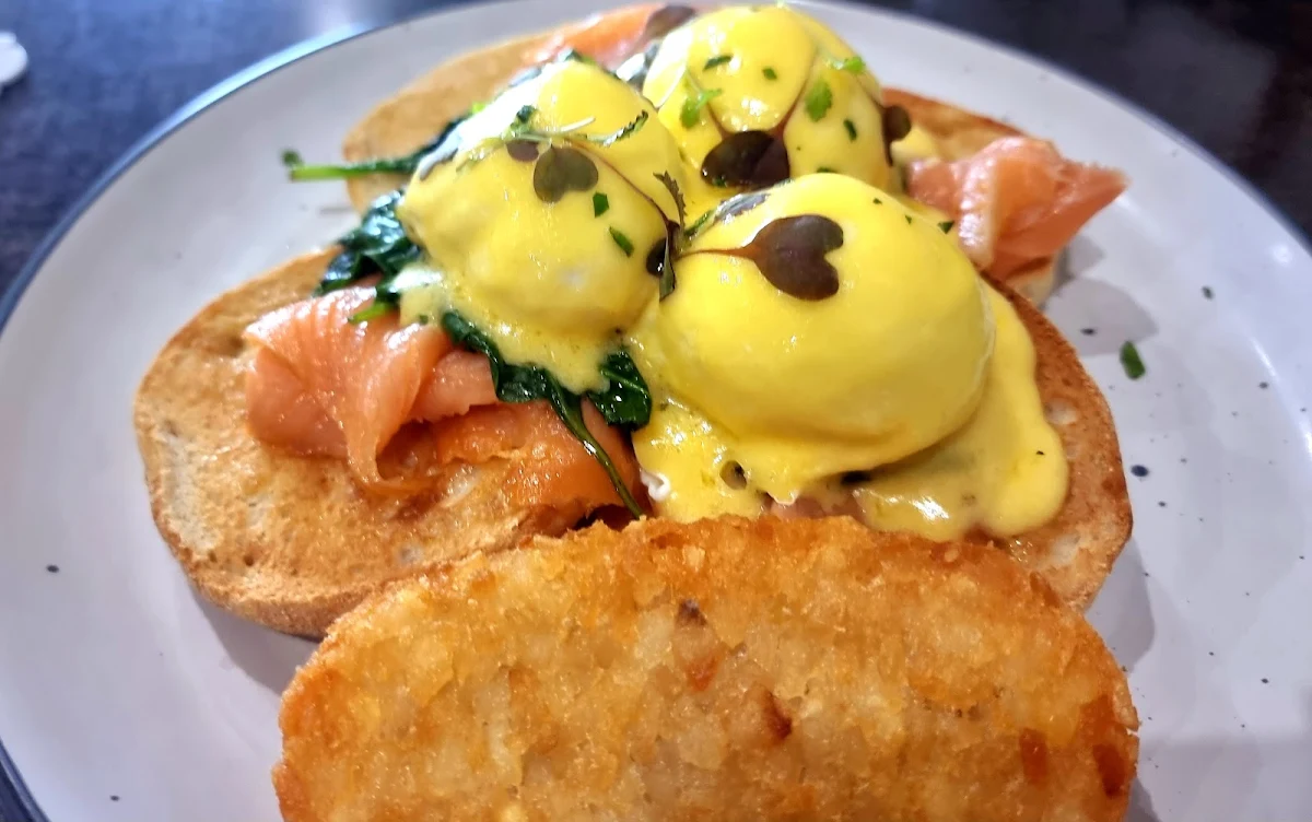 Eggs Florentine Extra Egg and Hash Browns