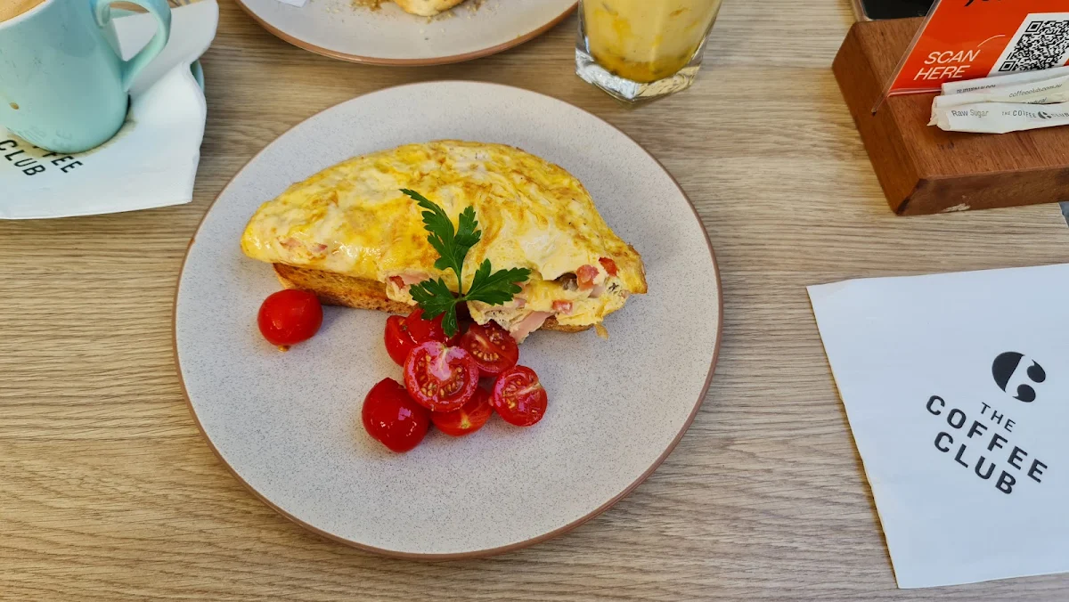 Ham Cheese Tomato Mushroom Omelette