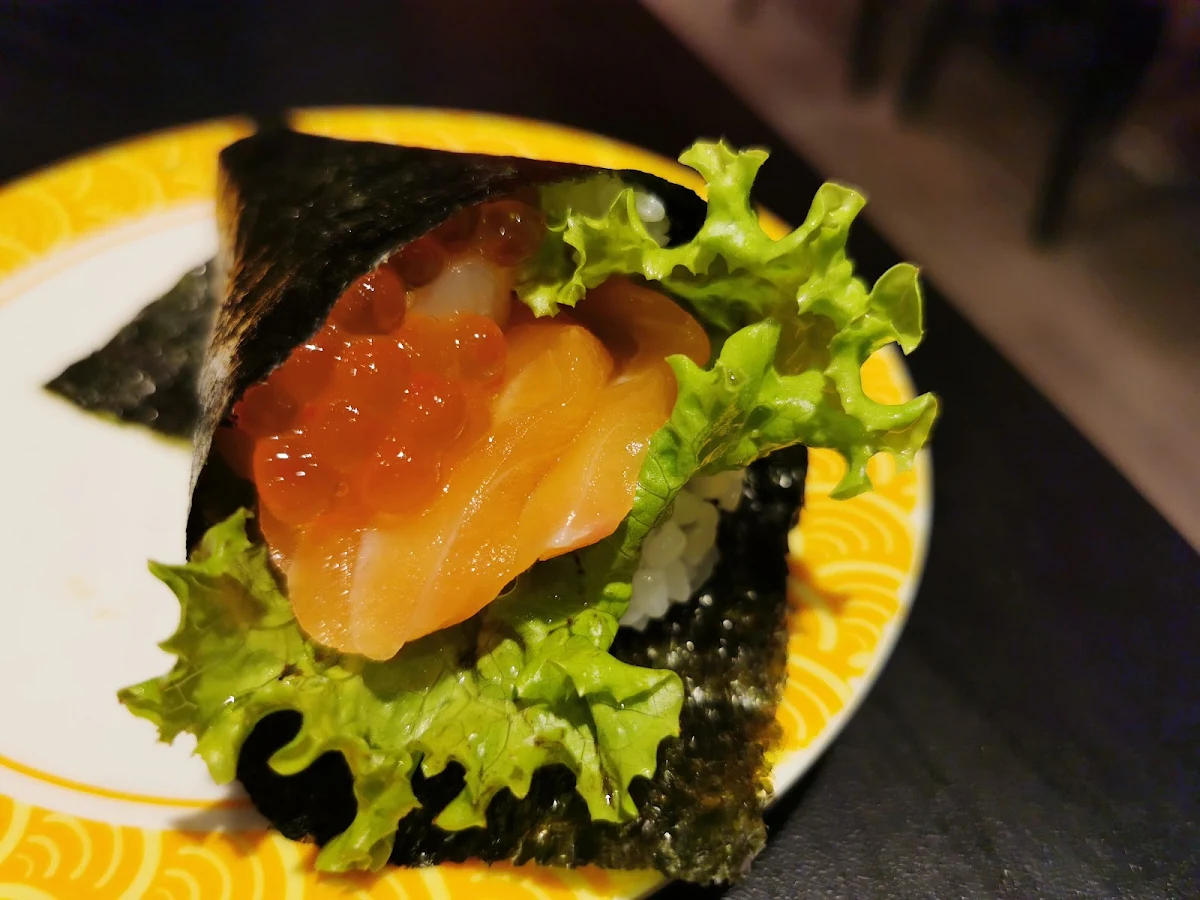 Handroll, Makoto Sushi Bar