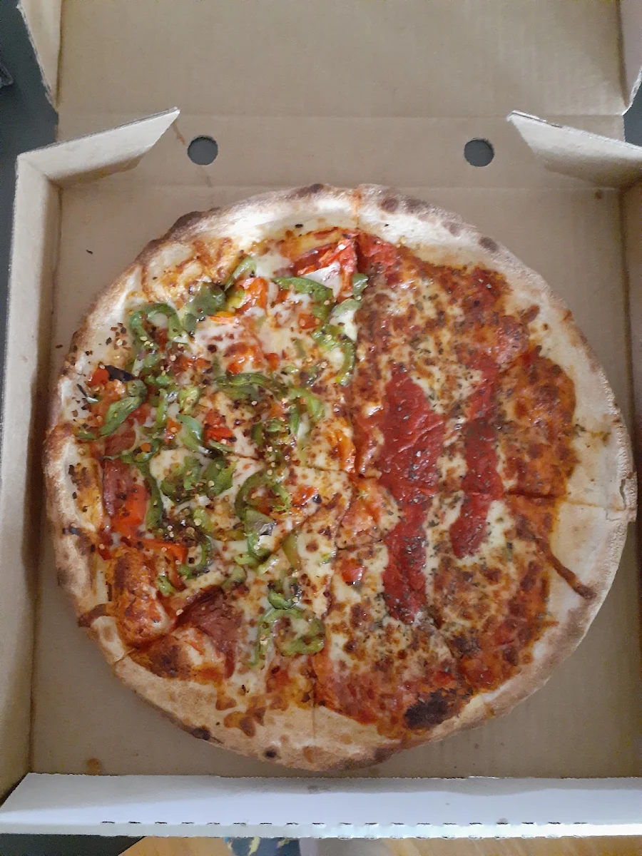 Half and Half, Stella Pizza Altona