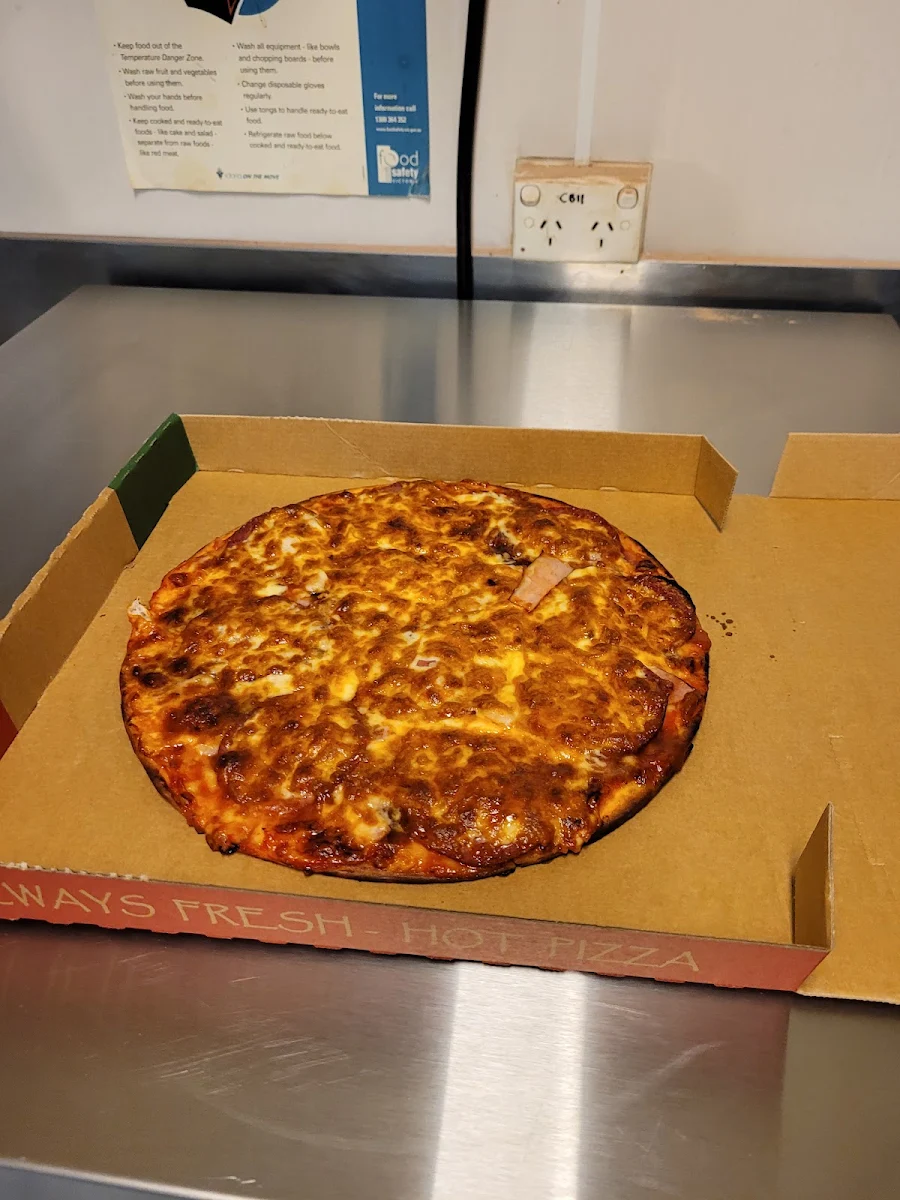 Salami Pizza