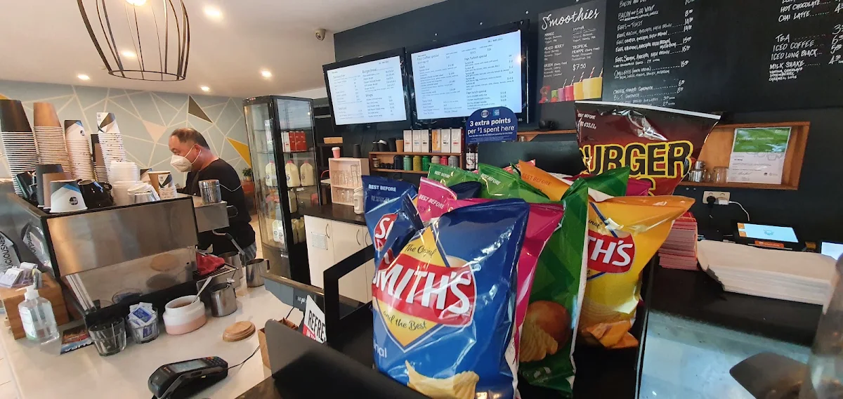 Chips, Cafe Divine