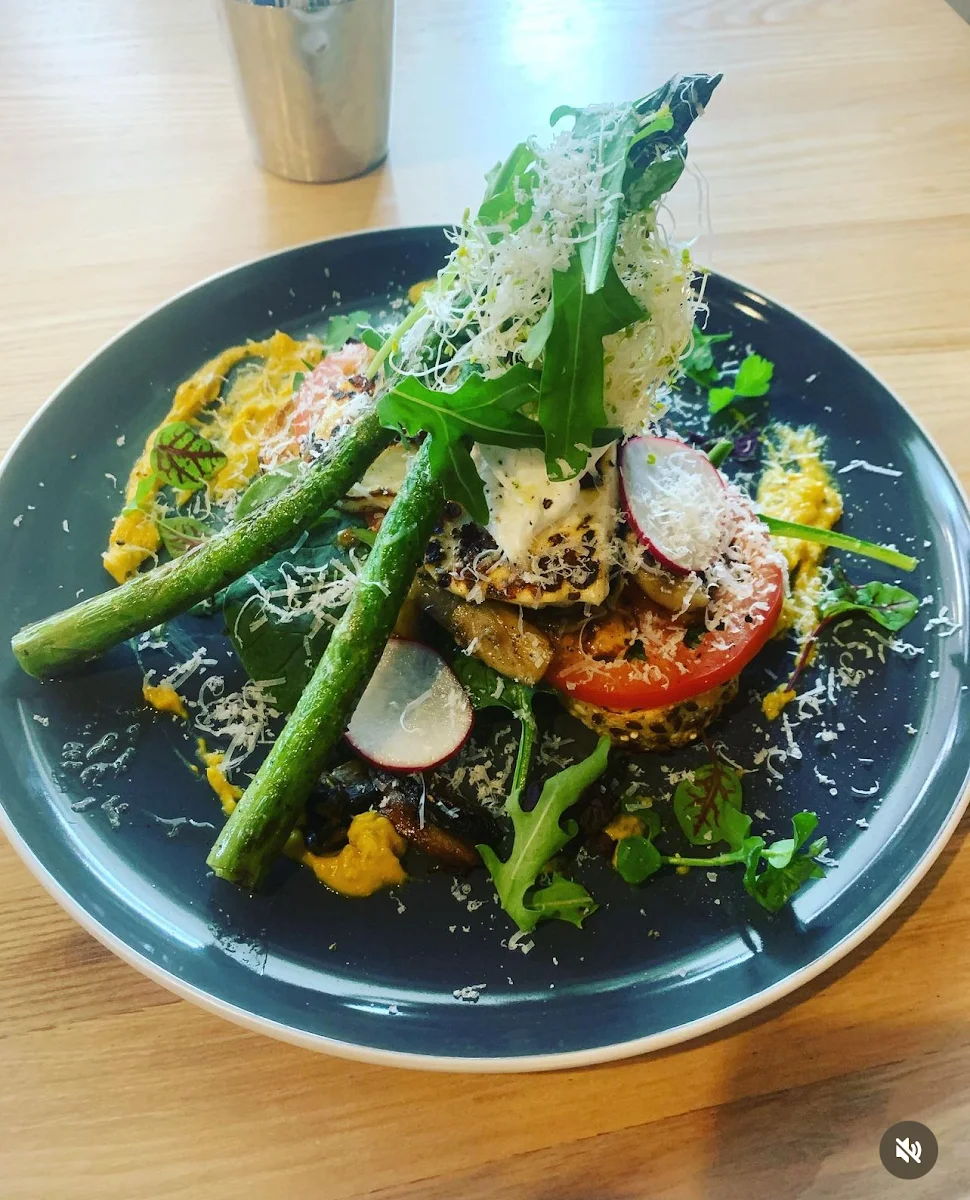 Highlights, Cafe Divine