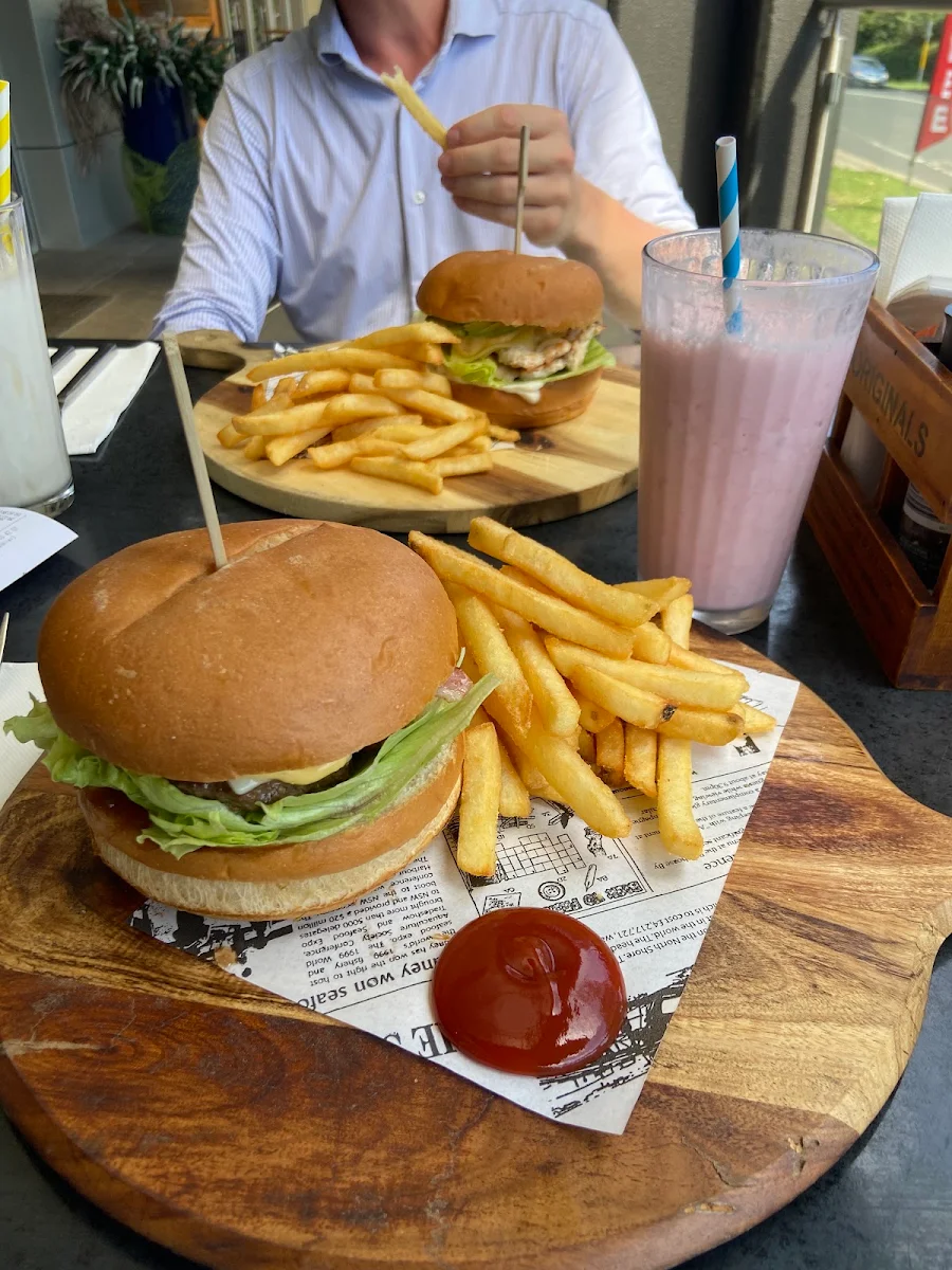 Highlights, Cafe Divine