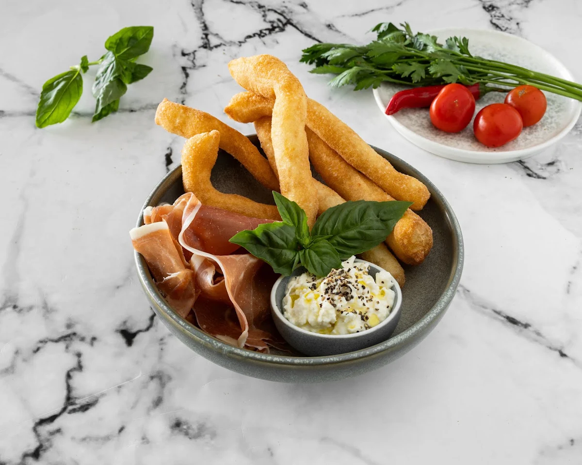 Highlights, Il Locale Pizzeria Stirling