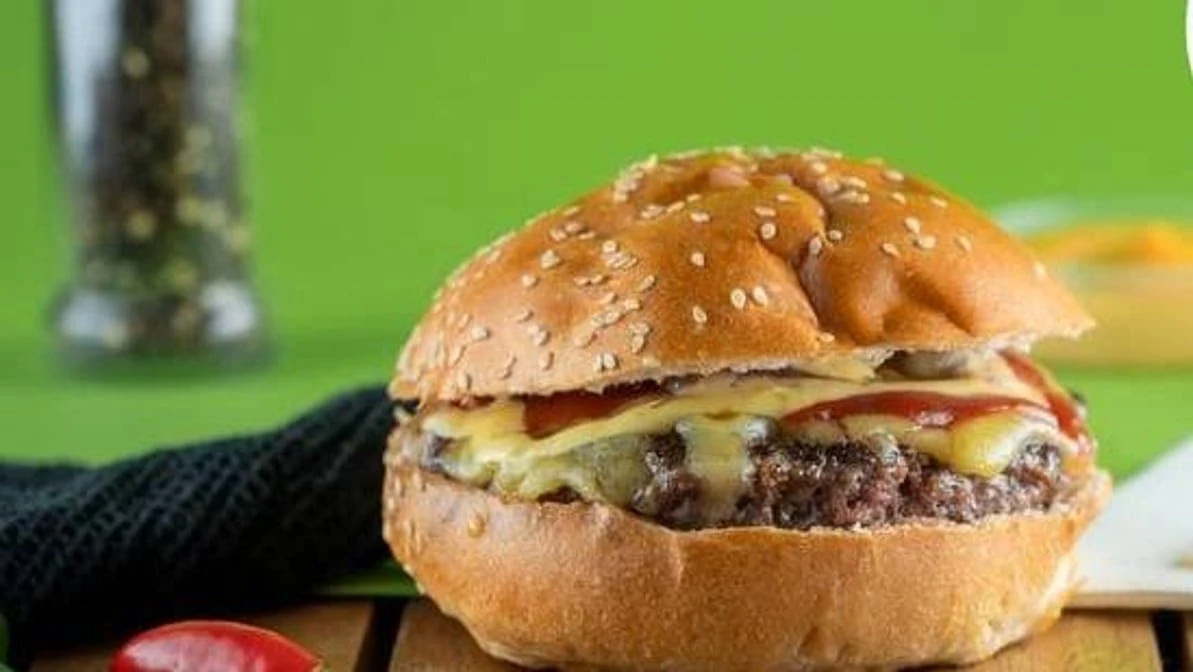 Highlights, Halal My Burger