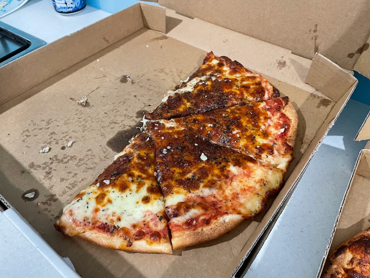 Highlights, La-Mino'z Pizza