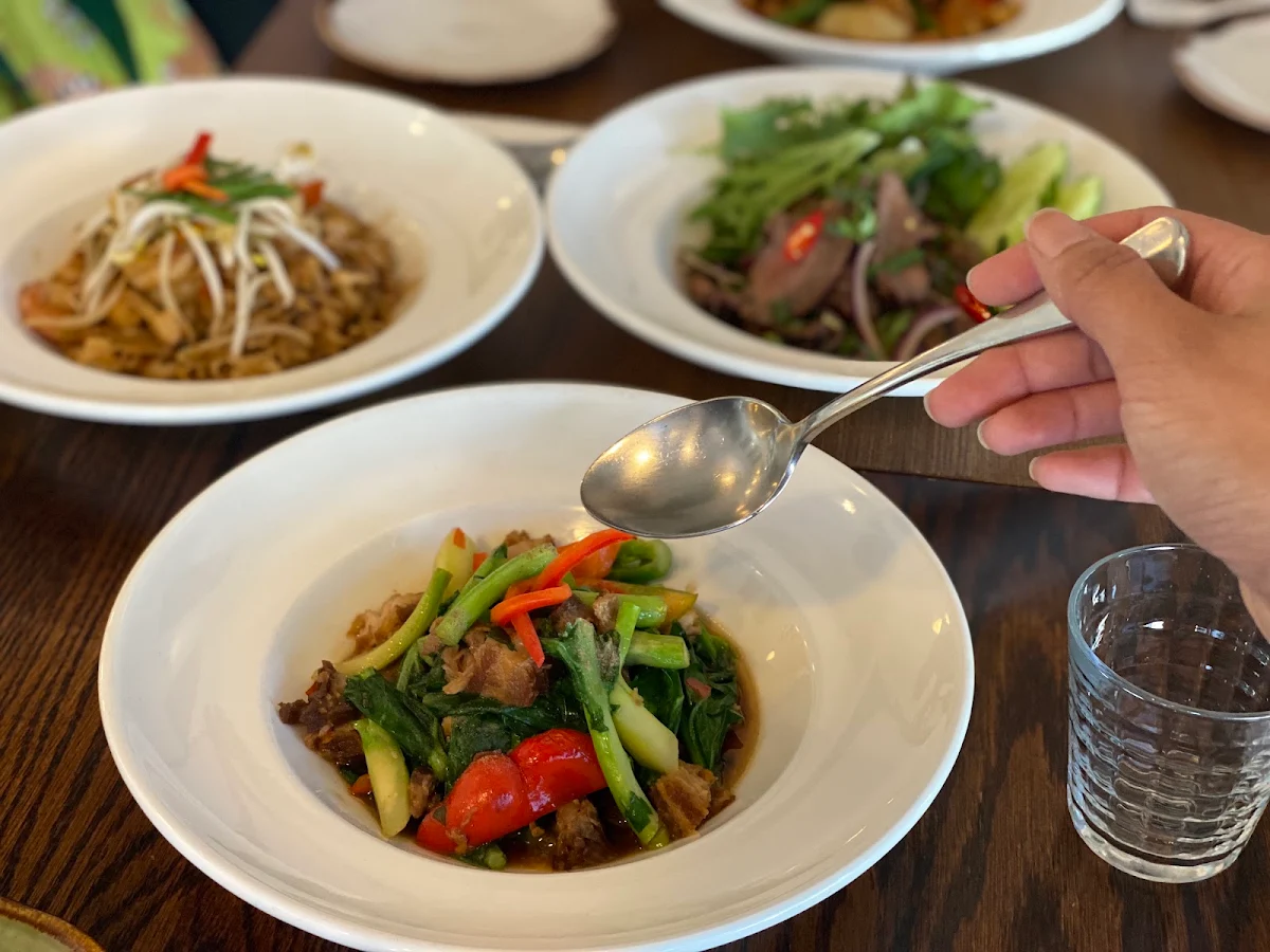 Kraprow Neua, Saychol Thai