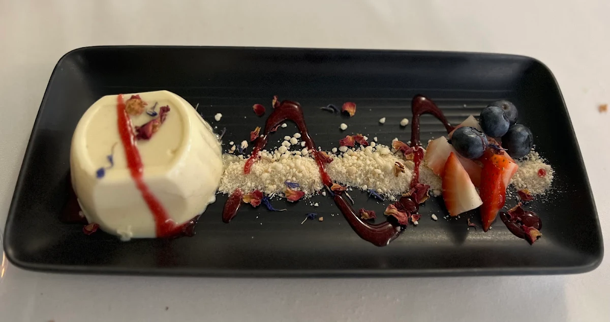 Highlights, Serenity Bar and Restaurant