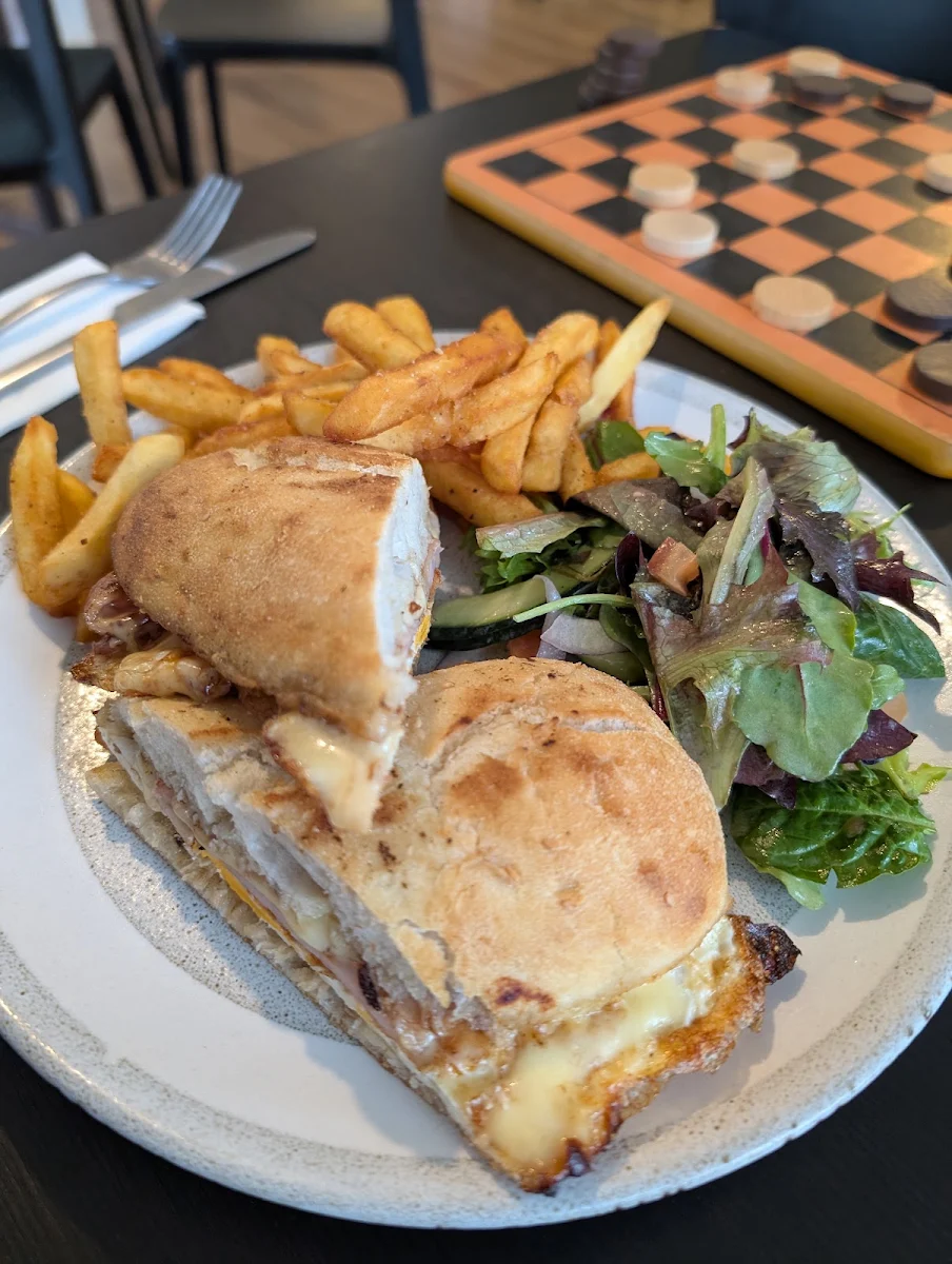 Highlights, Two Peas Cafe (Two Peas In Their Pod)