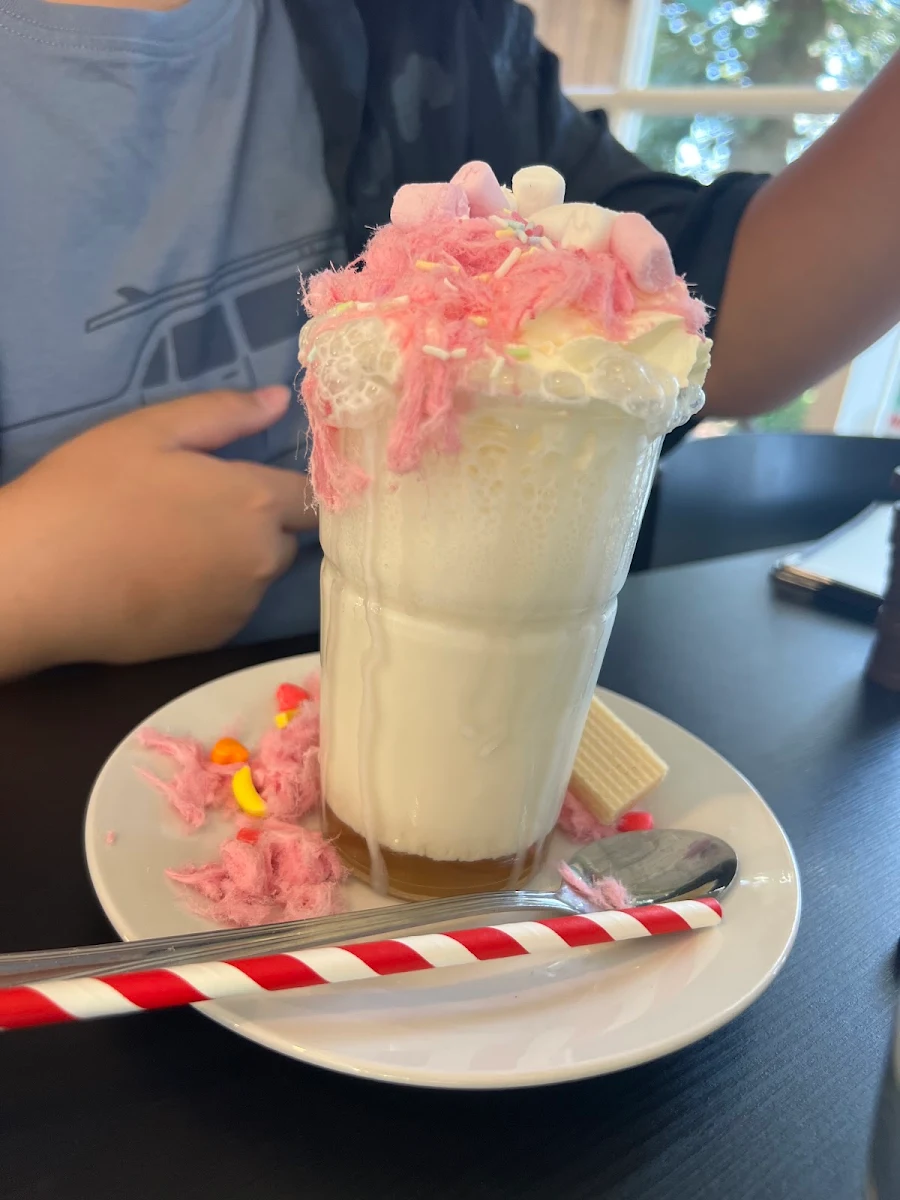 Mega Milkshake, Two Peas Cafe (Two Peas In Their Pod)