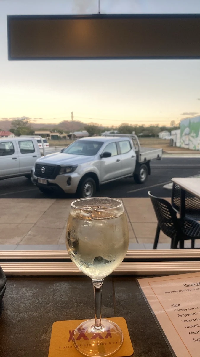 Highlights, Junction Hotel Dimbulah