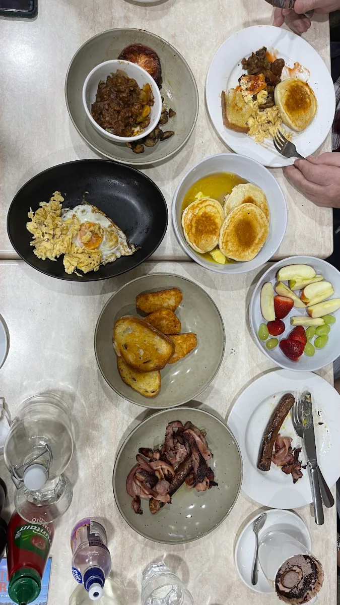 Highlights, Colonial cafe