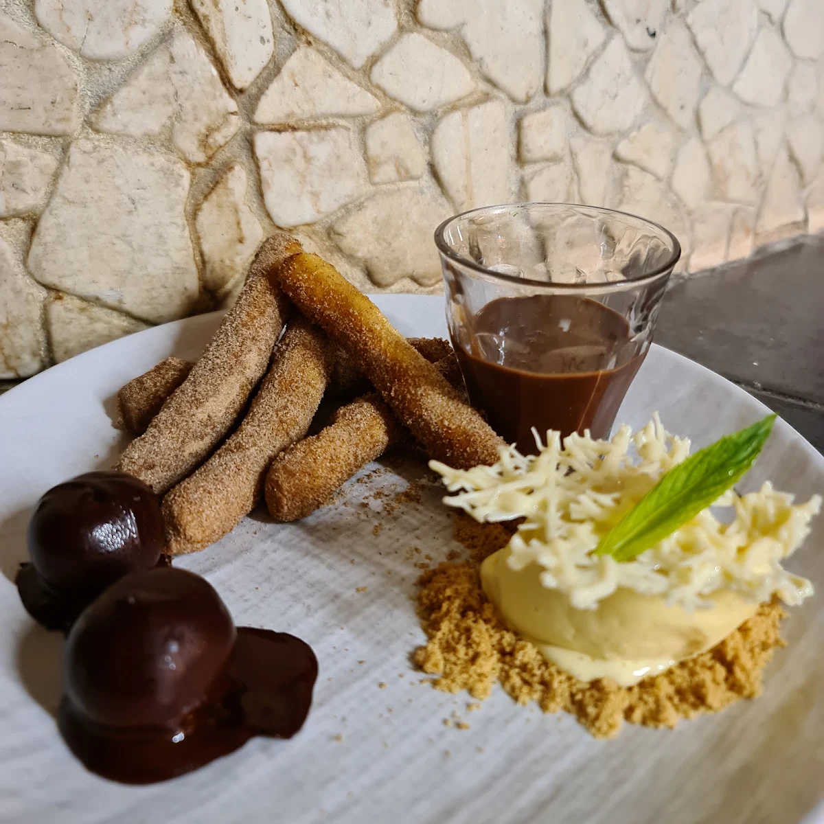 Churros, Vinos Wine Bar & Trattoria